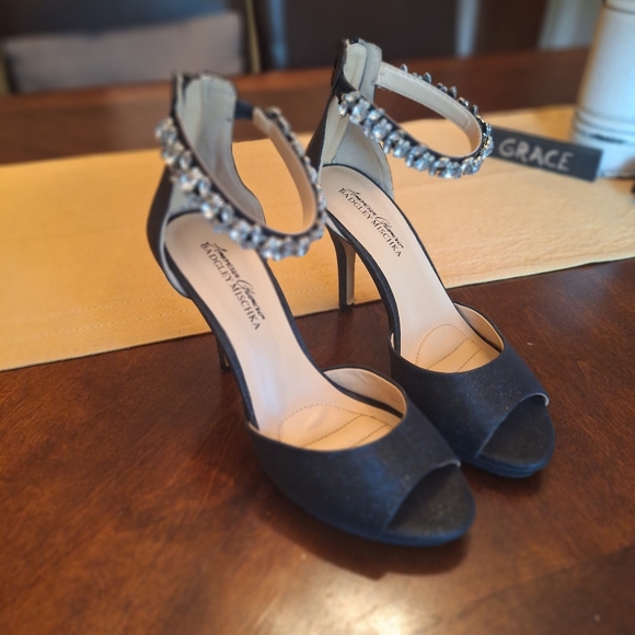 Badgley Mischka Embellished Women's Black Heels Sz 7 - Picture 3 of 16